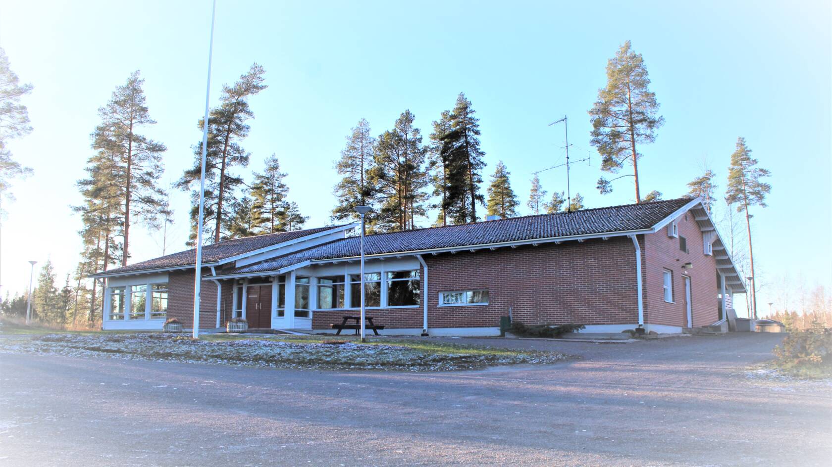 Hakoniemen päärakennus